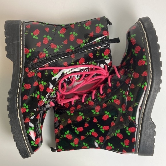 Betsey Johnson Floral Rose Combat Boot Patent Leather 8.5M Rocker Dark Princess - Picture 12 of 16